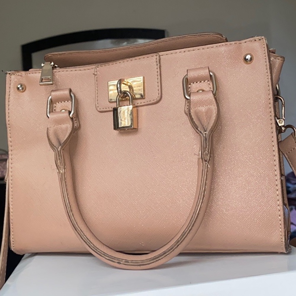 CROSS BODY PURSE w STRAPS